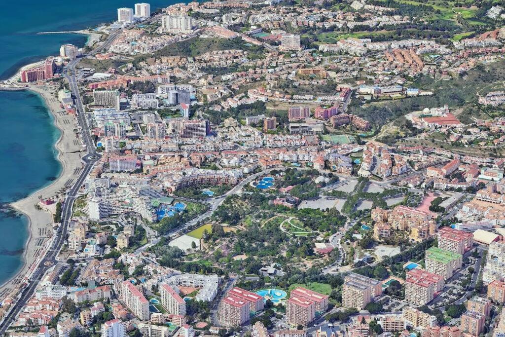 Cozy Central Studio Near The Beach Benalmadena Ngoại thất bức ảnh