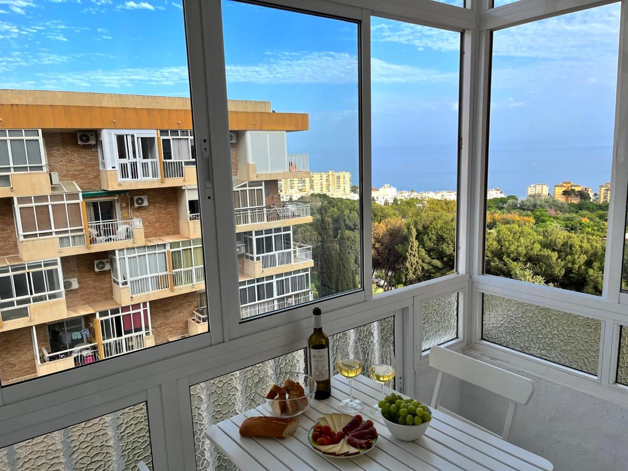 Cozy Central Studio Near The Beach Benalmadena Ngoại thất bức ảnh